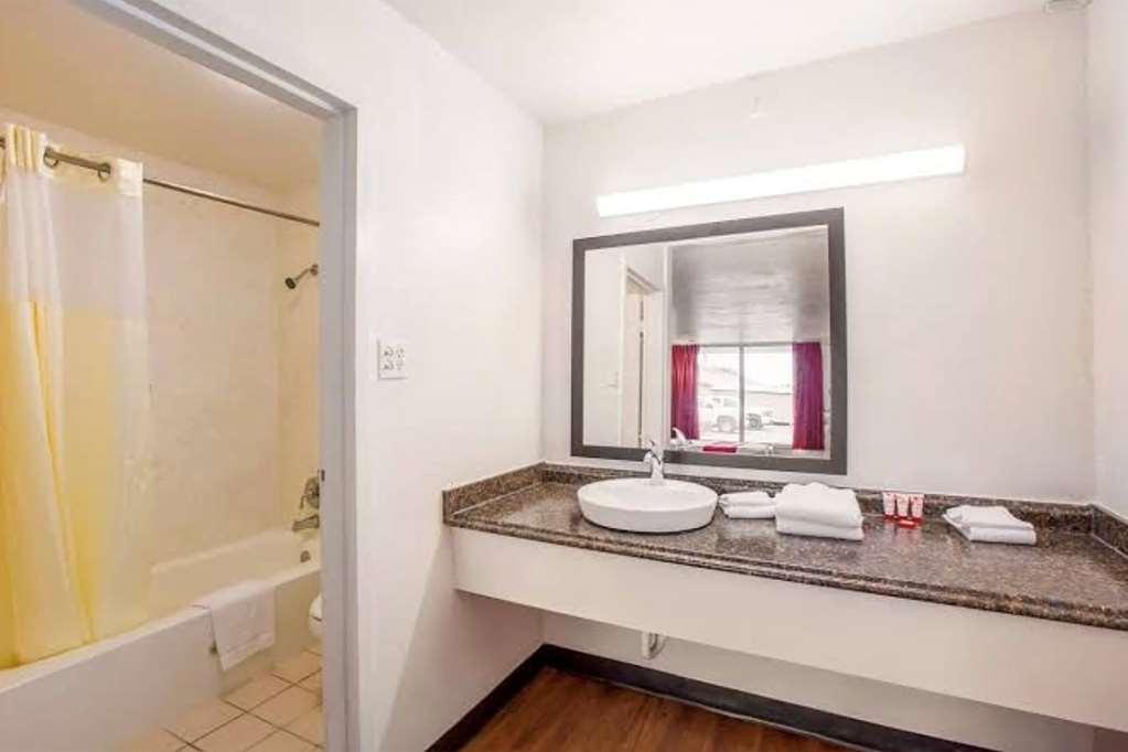 Travelodge By Wyndham Baton Rouge East Pokój zdjęcie